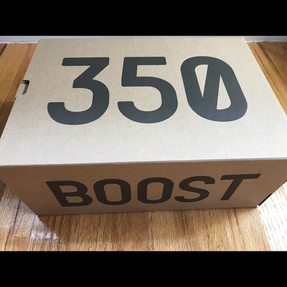 Cream Yeezy V2